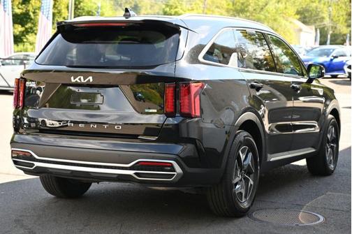 2022 Kia Sorento Hybrid S