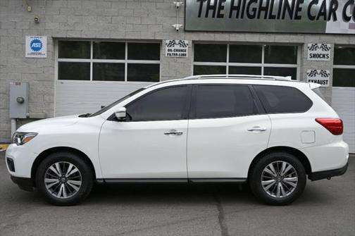 2019 Nissan Pathfinder SL