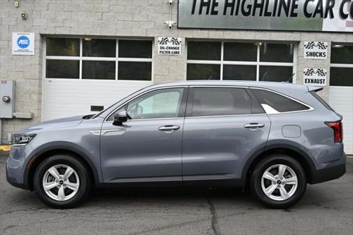 2022 Kia Sorento LX