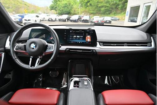 Alpine White 2025 BMW X1 xDrive28i