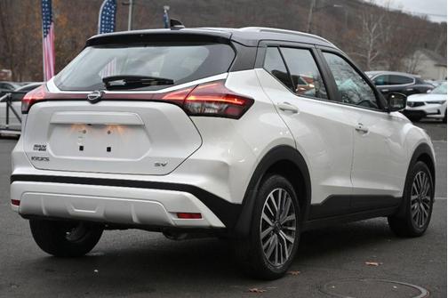 2023 Nissan Kicks SV