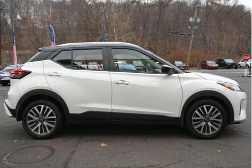 2023 Nissan Kicks SV