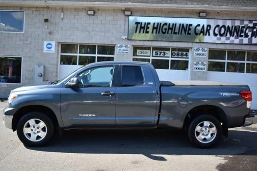 Photo 2 of 25 of 2010 Toyota Tundra Grade