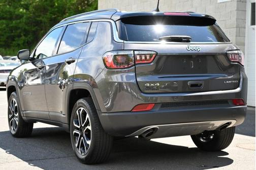 Granite Crystal Metallic Clearcoat 2023 Jeep Compass Limited