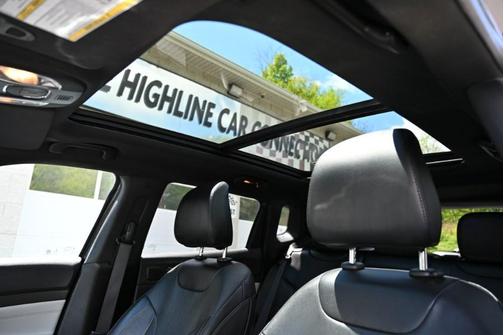 Granite Crystal Metallic Clearcoat 2023 Jeep Compass Limited