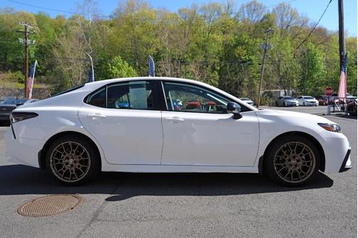 Ice Cap 2024 Toyota Camry SE