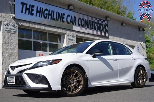 Ice Cap 2024 Toyota Camry SE