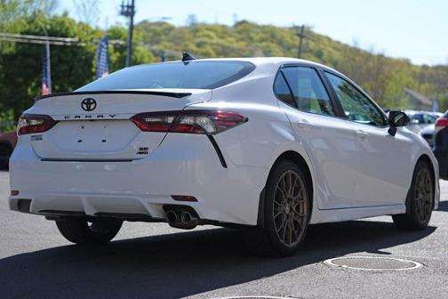 Ice Cap 2024 Toyota Camry SE