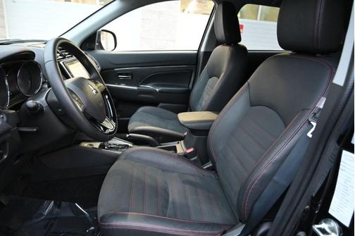 2025 Mitsubishi Outlander Sport SE