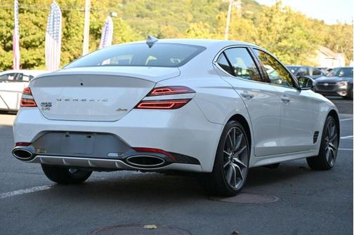 Uyuni White 2026 Genesis G70 2.5T AWD