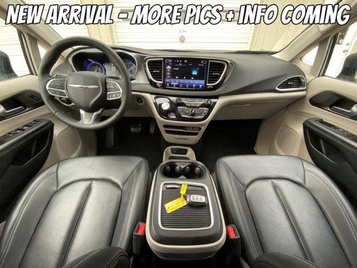 2024 Chrysler Pacifica Touring-L