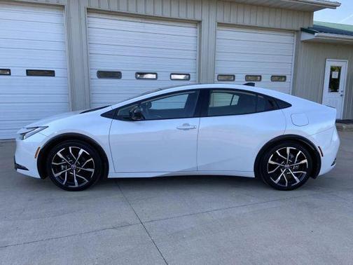 2025 Toyota Prius Plug-In Hybrid XSE Premium