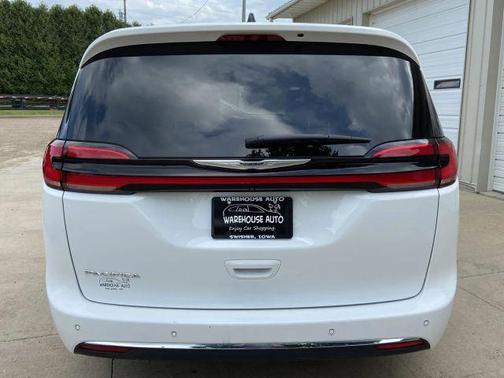 White 2024 Chrysler Pacifica Touring-L