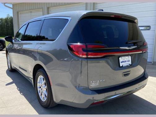 Gray 2025 Chrysler Pacifica Select
