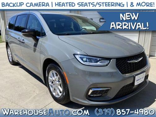 Gray 2025 Chrysler Pacifica Select