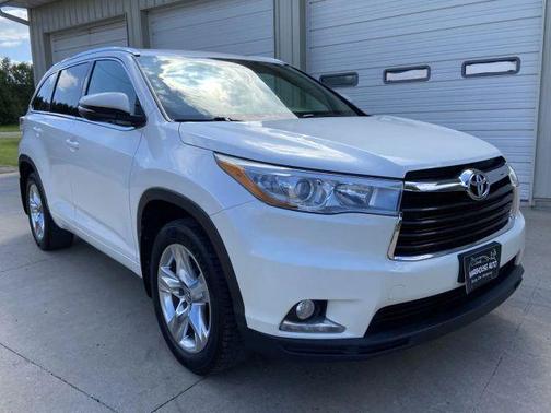 White 2016 Toyota Highlander Limited
