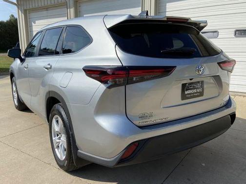 2024 Toyota Highlander LE