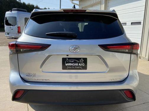 2024 Toyota Highlander LE