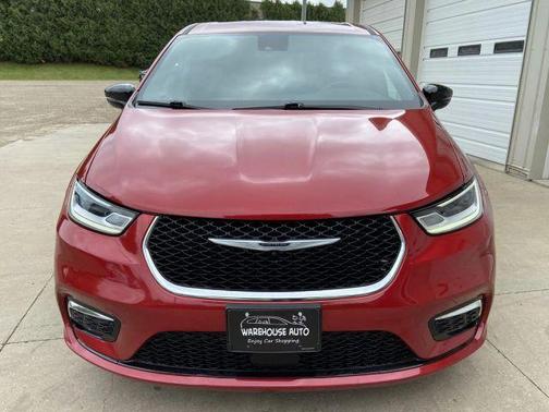 Red 2025 Chrysler Pacifica Select
