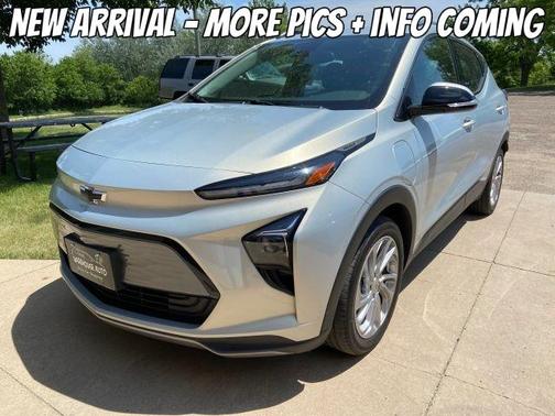 Silver 2022 Chevrolet Bolt EUV LT
