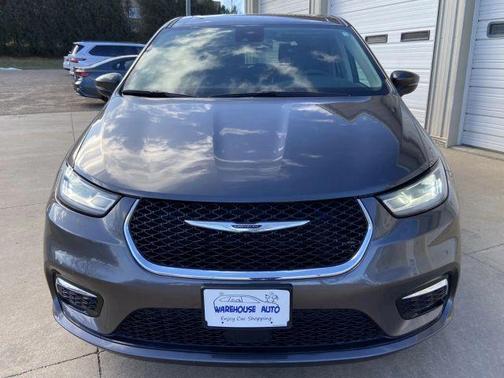 2023 Chrysler Pacifica Touring-L