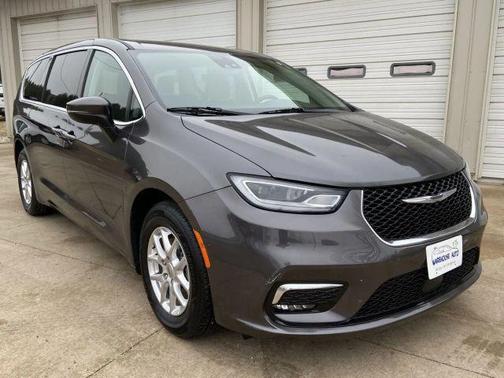 2023 Chrysler Pacifica Touring-L