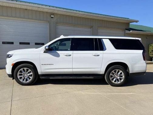 2023 Chevrolet Suburban Premier
