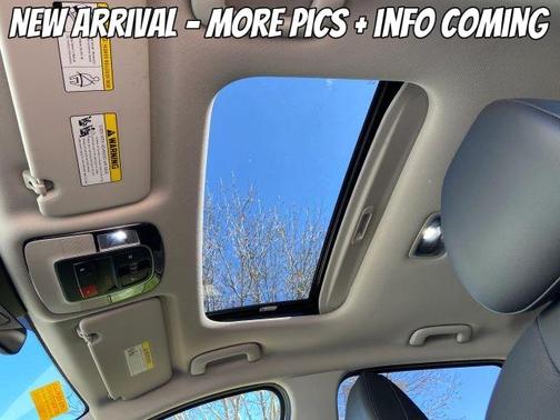 White 2023 Hyundai TUCSON SEL