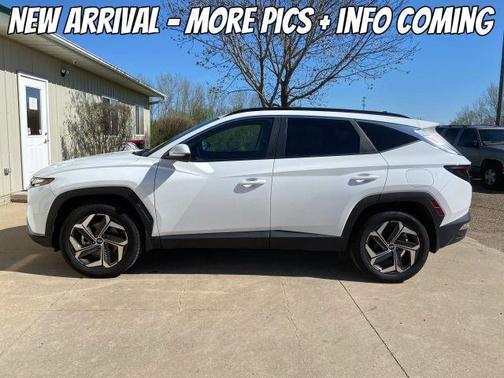 White 2023 Hyundai TUCSON SEL