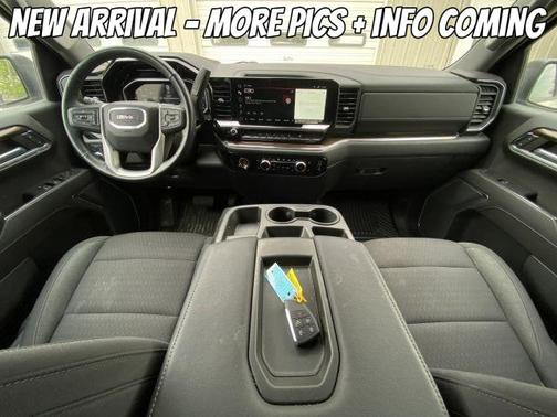 White 2022 GMC Sierra 1500 Elevation