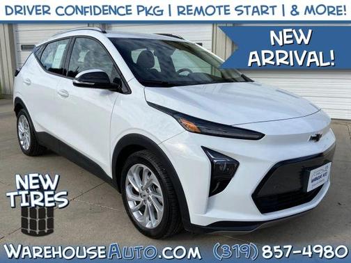 White 2022 Chevrolet Bolt EUV LT