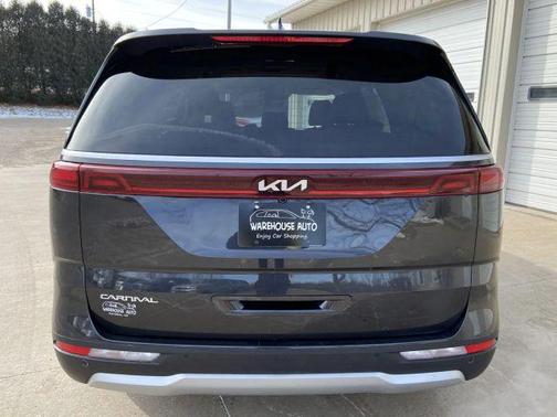 2024 Kia Carnival LX