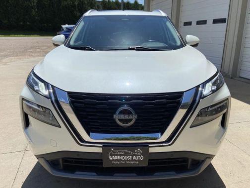 White 2023 Nissan Rogue SL