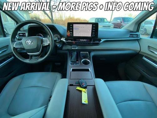 2023 Toyota Sienna XLE