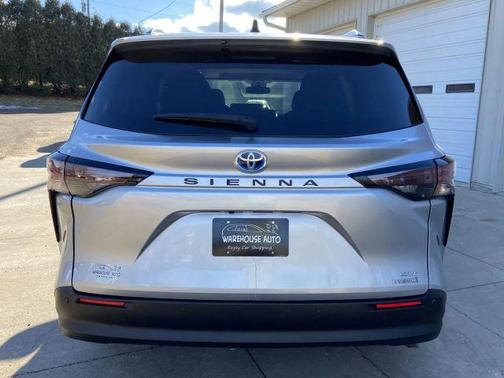 2023 Toyota Sienna XLE