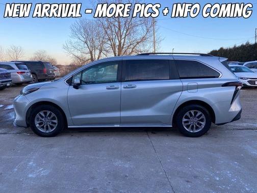 2023 Toyota Sienna XLE