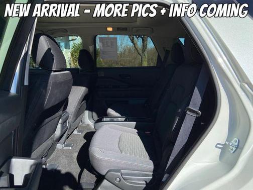 2023 Nissan Pathfinder SV