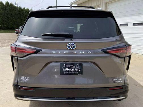 2022 Toyota Sienna Limited