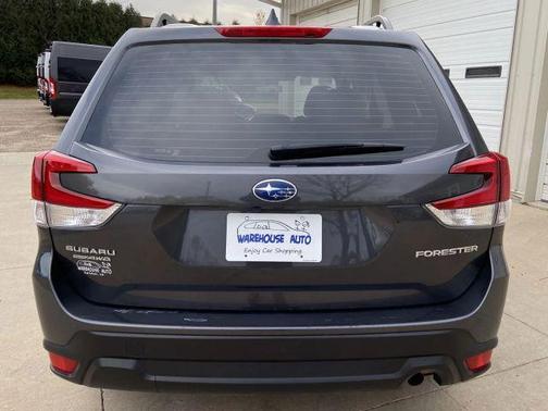 2022 Subaru Forester Base (CVT)