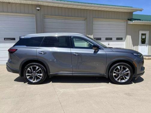 2022 INFINITI QX60 Luxe