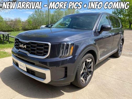 Gray 2025 Kia Telluride S
