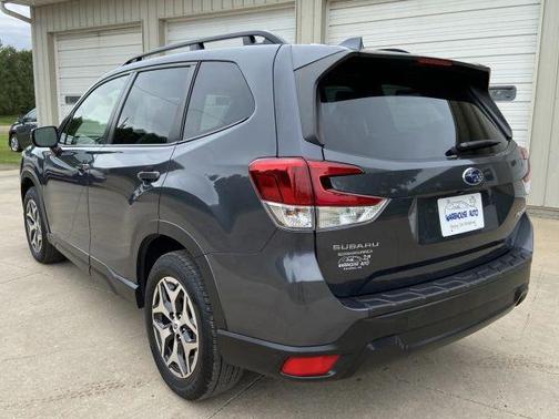 Magnetite Gray Metallic 2022 Subaru Forester Premium