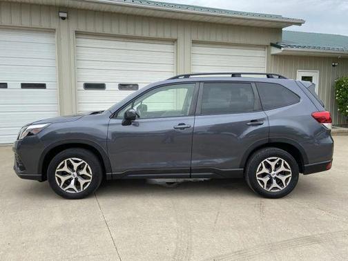 Magnetite Gray Metallic 2022 Subaru Forester Premium