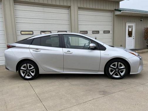 2016 Toyota Prius Four Touring