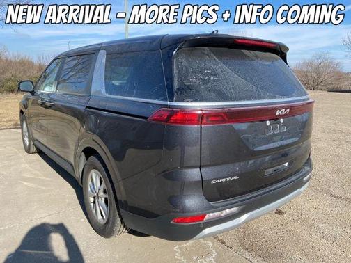2023 Kia Carnival LX
