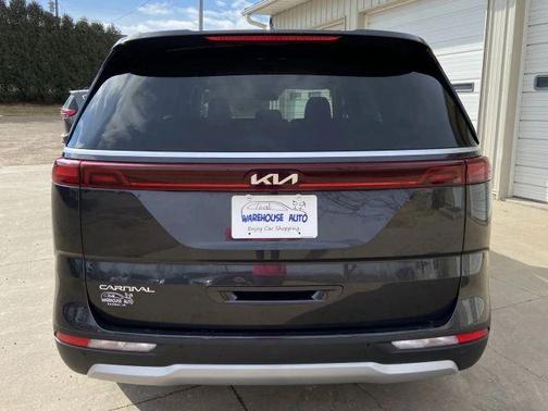 2023 Kia Carnival LX