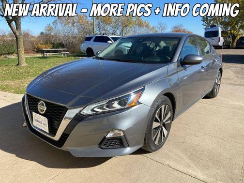 2022 Nissan Altima 2.5 SV