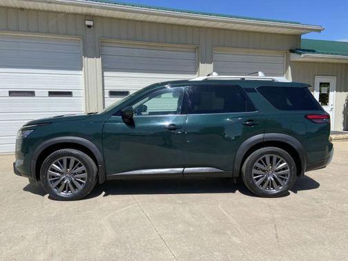 Obsidian Green 2024 Nissan Pathfinder SL