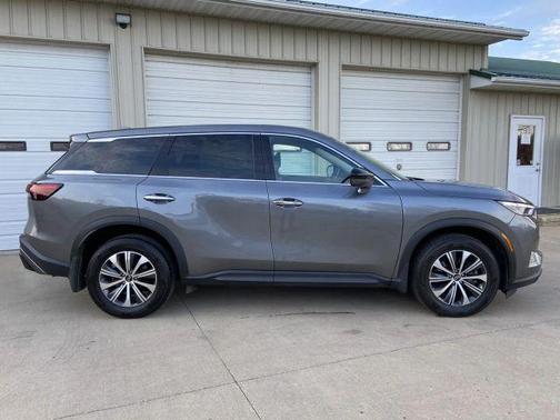 2025 INFINITI QX60 Pure