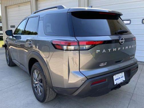 Gun Metallic 2024 Nissan Pathfinder SV